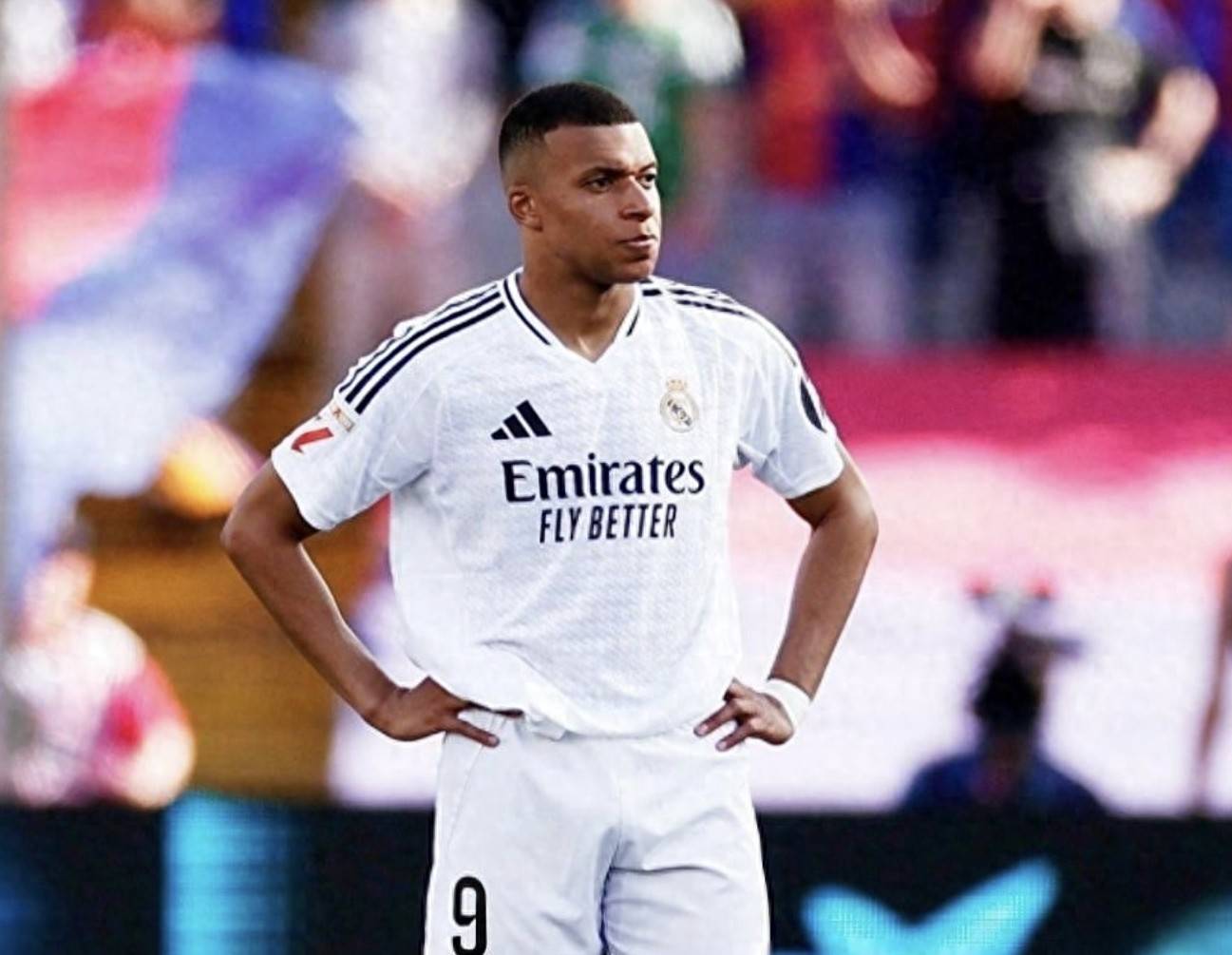 西甲最佳阵容出炉：姆巴佩领衔！巴萨4大巨星入选，维尼修斯无缘